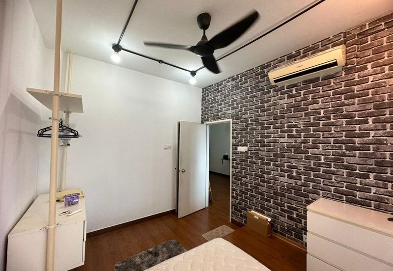 D Rich Executive Suites