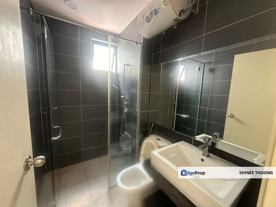 Impiana Residence master room for rent , Johor, East Ledang