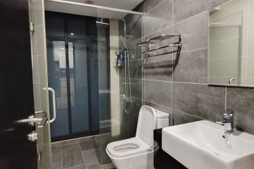 Almas Suites @ Puteri Harbour