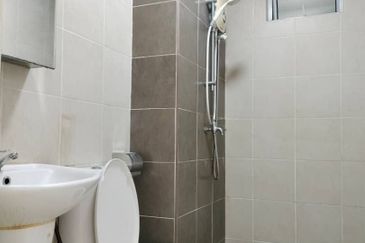 Golden Sands Seaview Residence