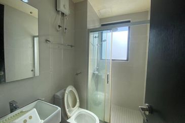 Baypoint @ Country Garden Danga Bay