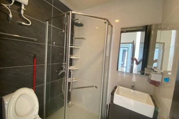 Baypoint @ Country Garden Danga Bay