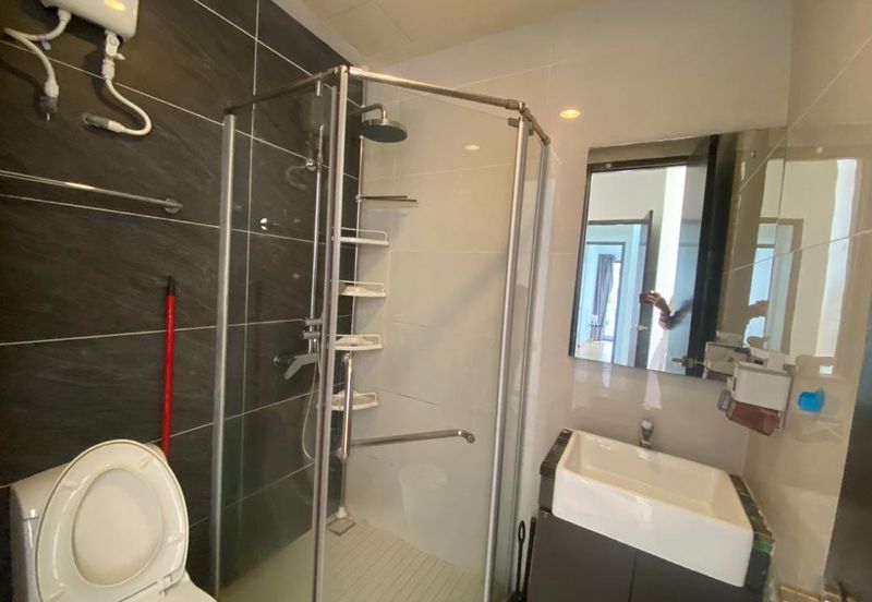 Baypoint @ Country Garden Danga Bay