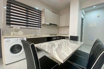 Baypoint @ Country Garden Danga Bay