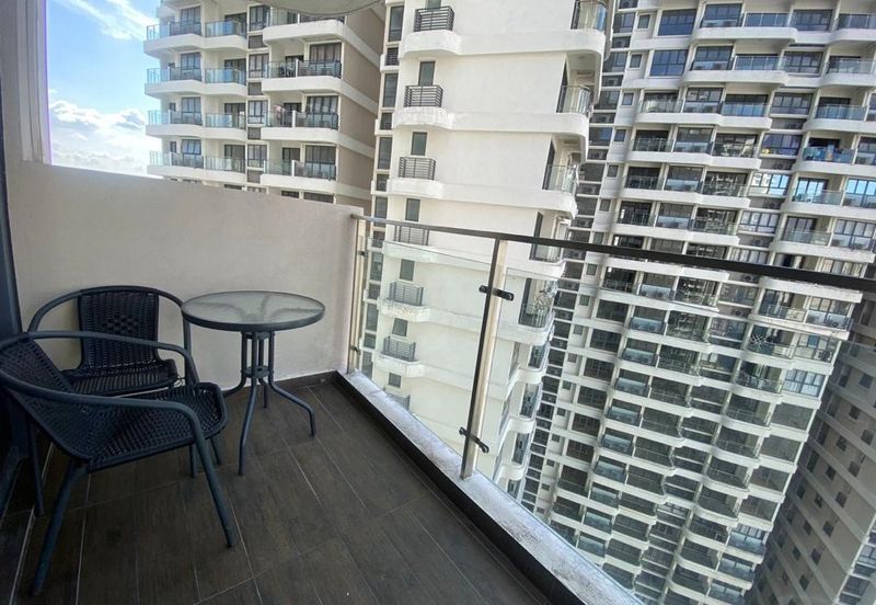 Baypoint @ Country Garden Danga Bay