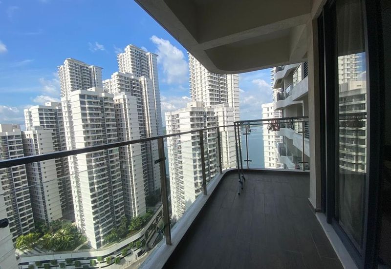 Baypoint @ Country Garden Danga Bay