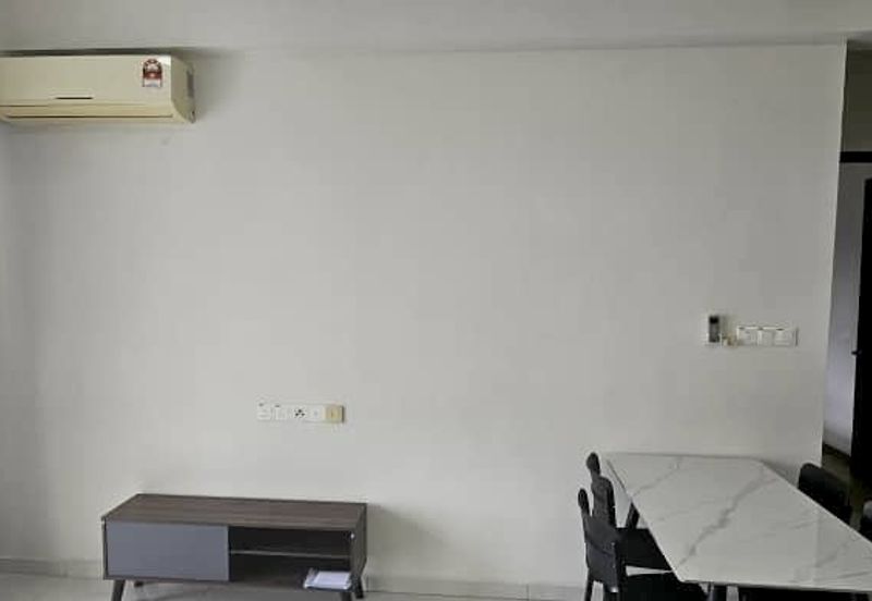 Baypoint @ Country Garden Danga Bay