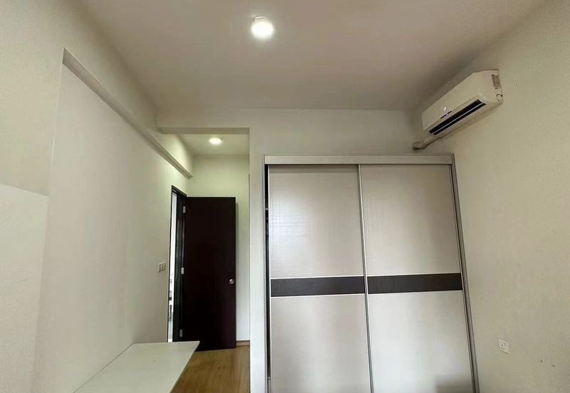 Baypoint @ Country Garden Danga Bay