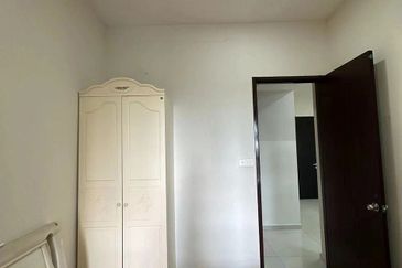 Baypoint @ Country Garden Danga Bay