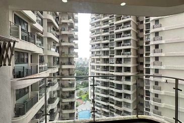 Baypoint @ Country Garden Danga Bay