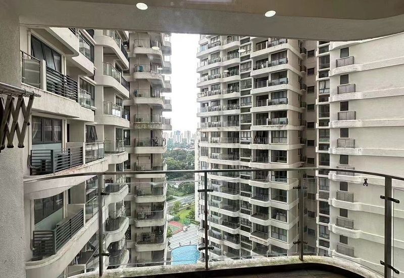 Baypoint @ Country Garden Danga Bay