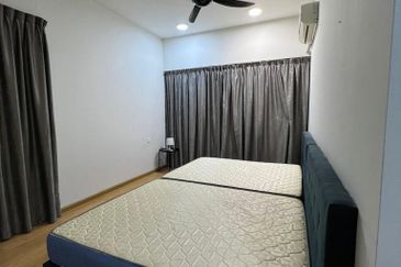 Baypoint @ Country Garden Danga Bay