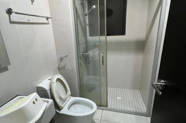 Baypoint @ Country Garden Danga Bay