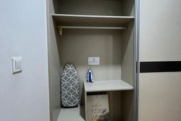 Baypoint @ Country Garden Danga Bay