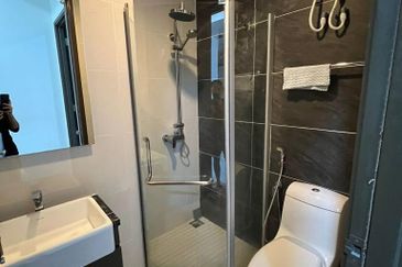 Baypoint @ Country Garden Danga Bay