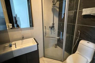 Baypoint @ Country Garden Danga Bay