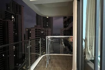 Baypoint @ Country Garden Danga Bay