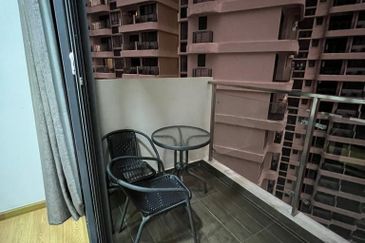 Baypoint @ Country Garden Danga Bay