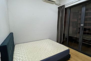 Baypoint @ Country Garden Danga Bay