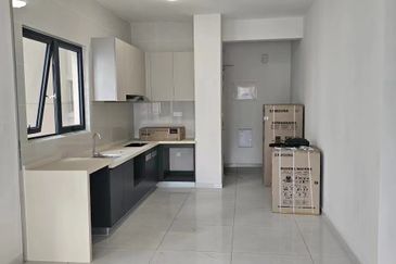 Baypoint @ Country Garden Danga Bay