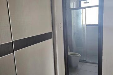 Baypoint @ Country Garden Danga Bay