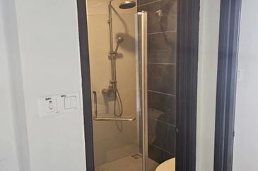 Baypoint @ Country Garden Danga Bay