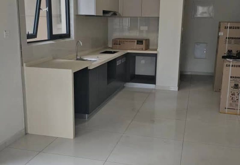 Baypoint @ Country Garden Danga Bay