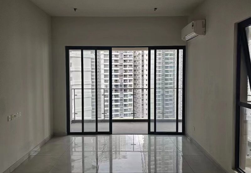 Baypoint @ Country Garden Danga Bay