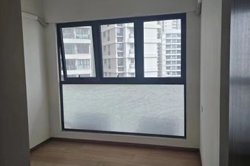 Baypoint @ Country Garden Danga Bay