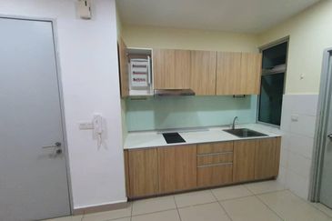 Meridin Bayvue Apartment