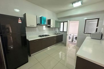 Ujana Executive Apartment