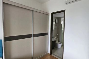 Baypoint @ Country Garden Danga Bay