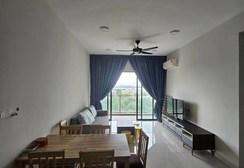 Baypoint @ Country Garden Danga Bay