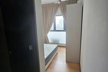 Baypoint @ Country Garden Danga Bay