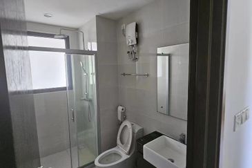 Baypoint @ Country Garden Danga Bay