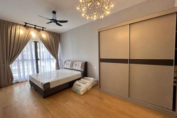 Baypoint @ Country Garden Danga Bay