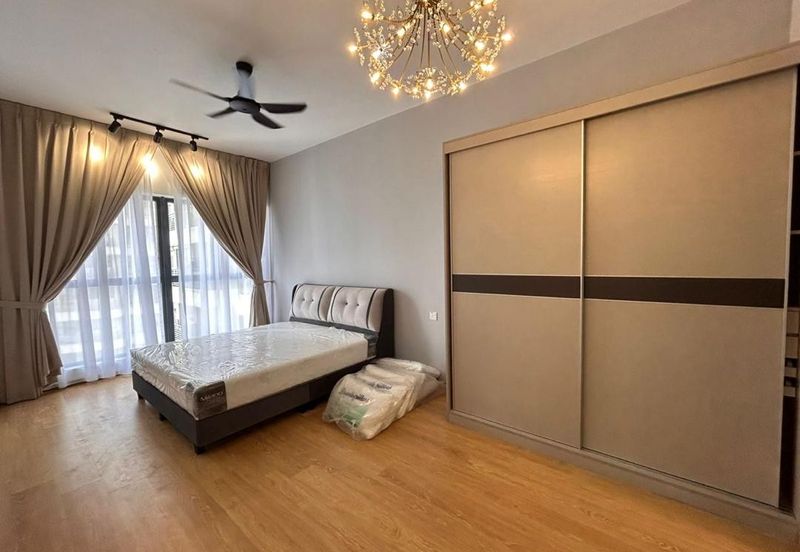 Baypoint @ Country Garden Danga Bay