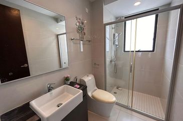 Baypoint @ Country Garden Danga Bay