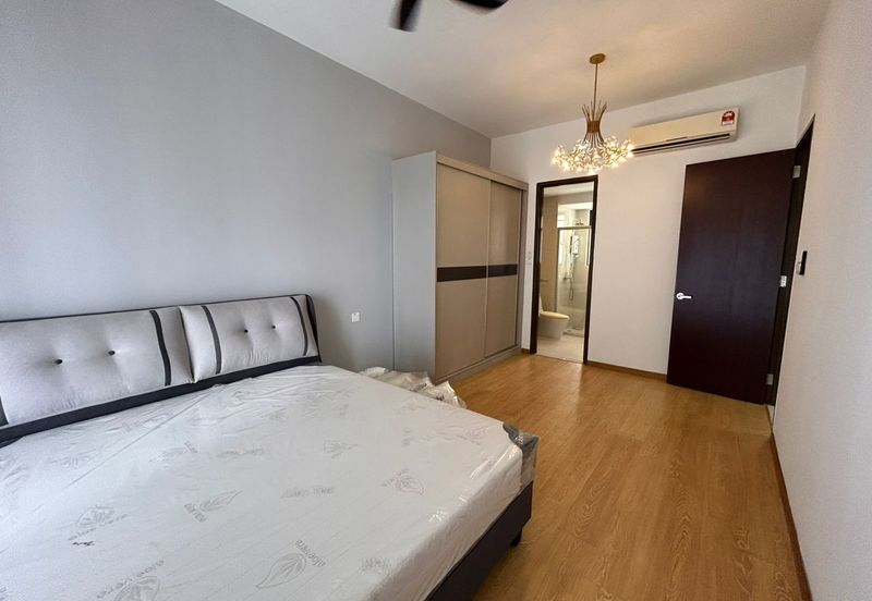 Baypoint @ Country Garden Danga Bay