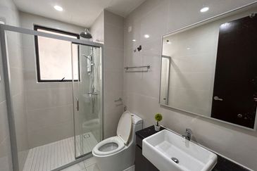 Baypoint @ Country Garden Danga Bay