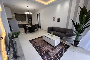 Baypoint @ Country Garden Danga Bay