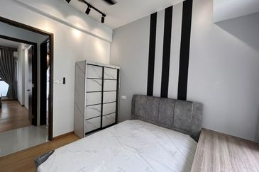 Baypoint @ Country Garden Danga Bay