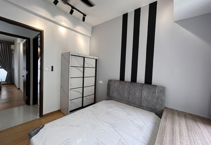 Baypoint @ Country Garden Danga Bay