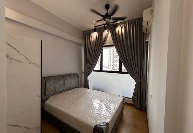 Baypoint @ Country Garden Danga Bay