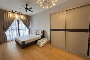 Baypoint @ Country Garden Danga Bay