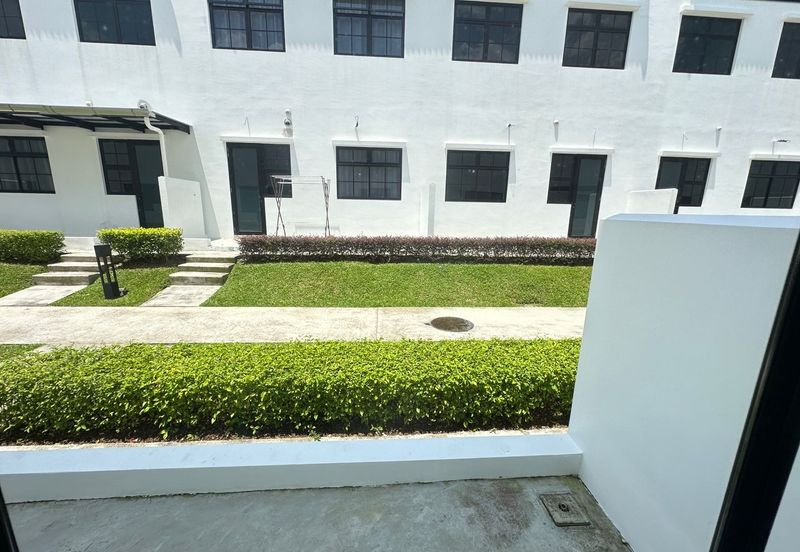 Tate Dalton @ Eco Botanic 2