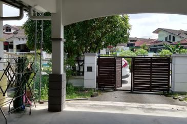 Taman Tanjung Puteri Resort