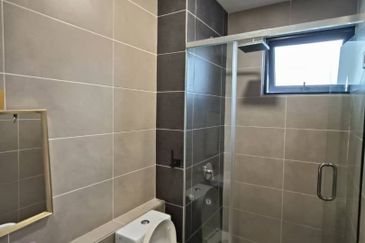 D\'Pristine @ Medini