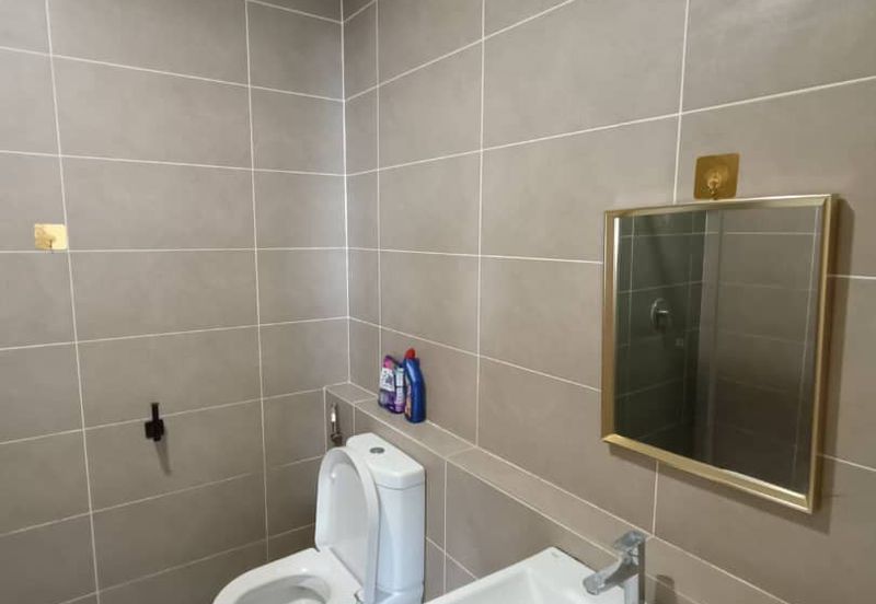 D\'Pristine @ Medini