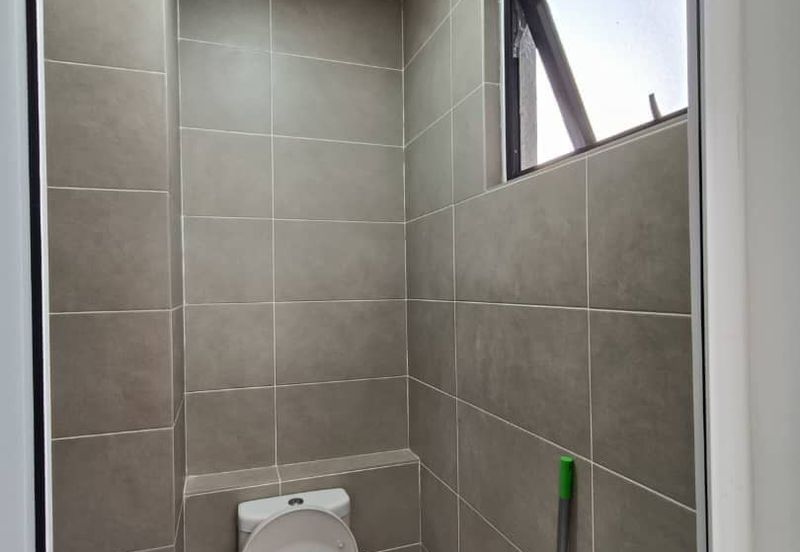 D\'Pristine @ Medini